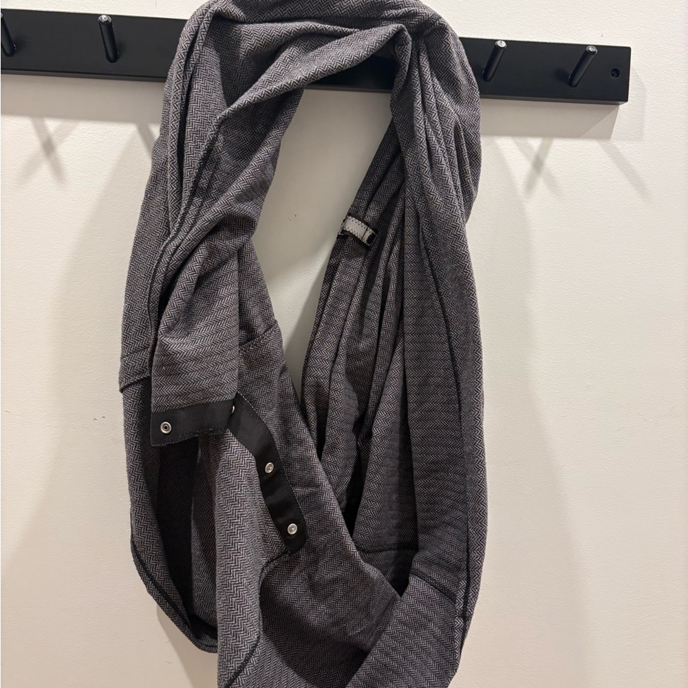 Lululemon Athletica Charcoal Scarf